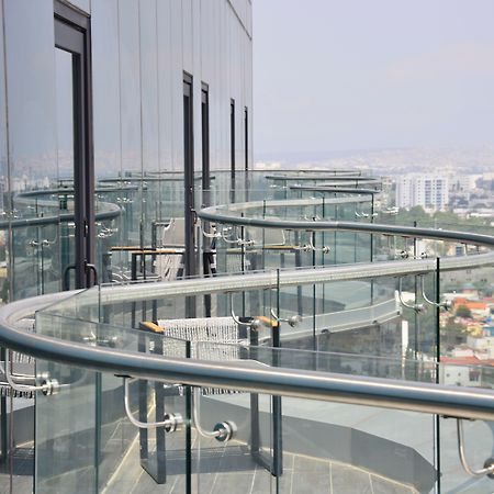 Baruk Guadalajara Hotel De Autor Exteriör bild A glass balustrade