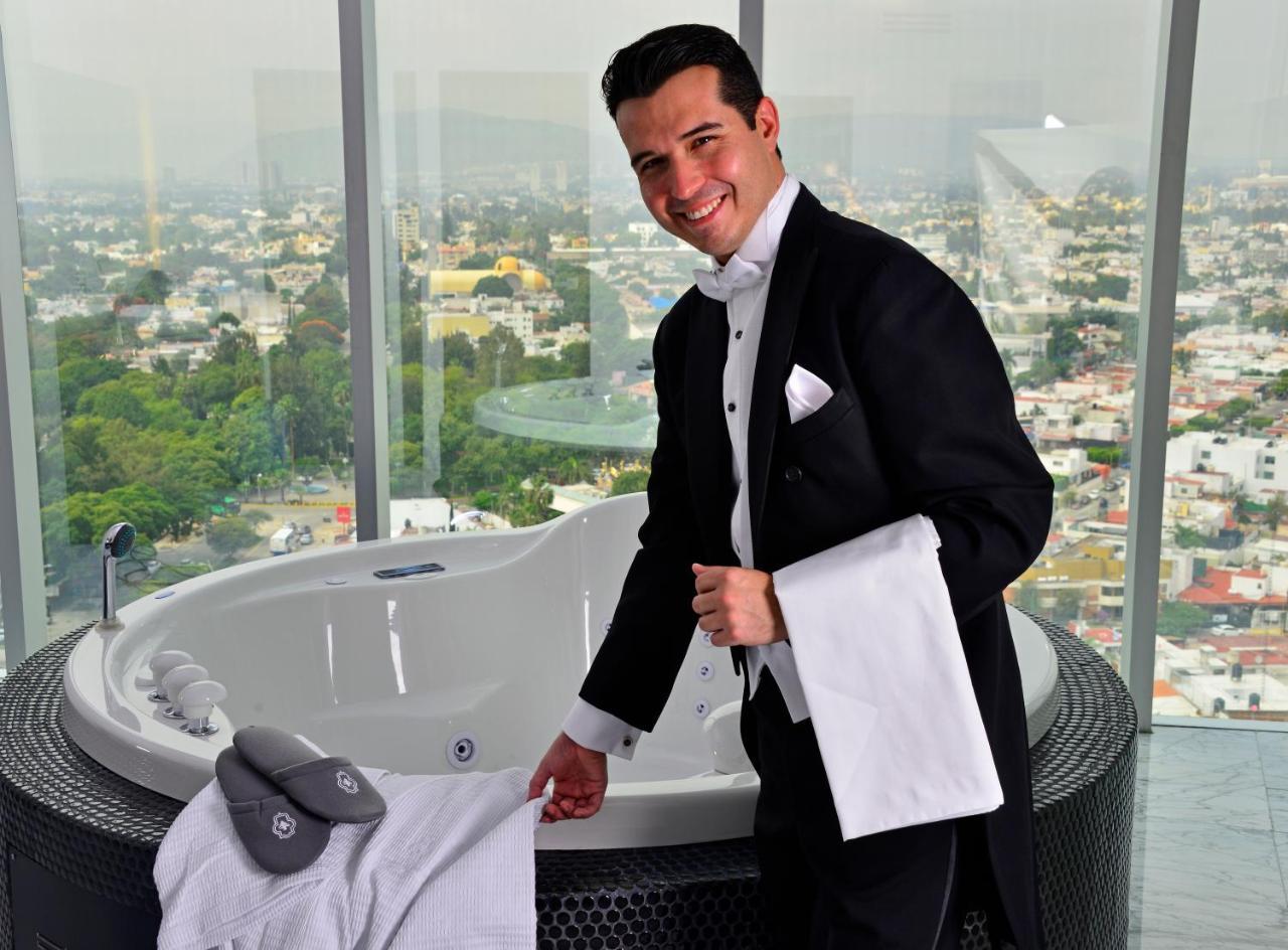 Baruk Guadalajara Hotel De Autor Exteriör bild A butler in a hotel