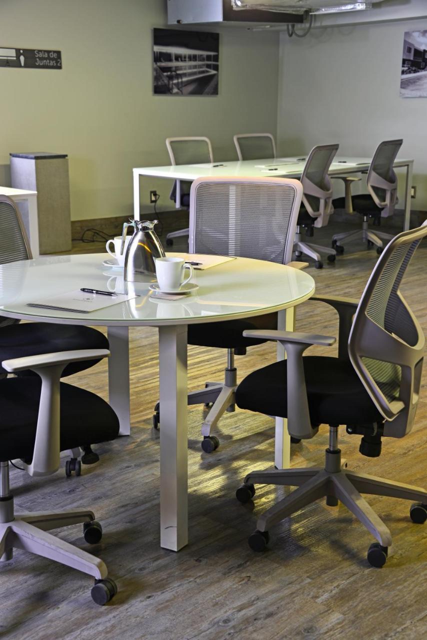 Baruk Guadalajara Hotel De Autor Exteriör bild Office chairs